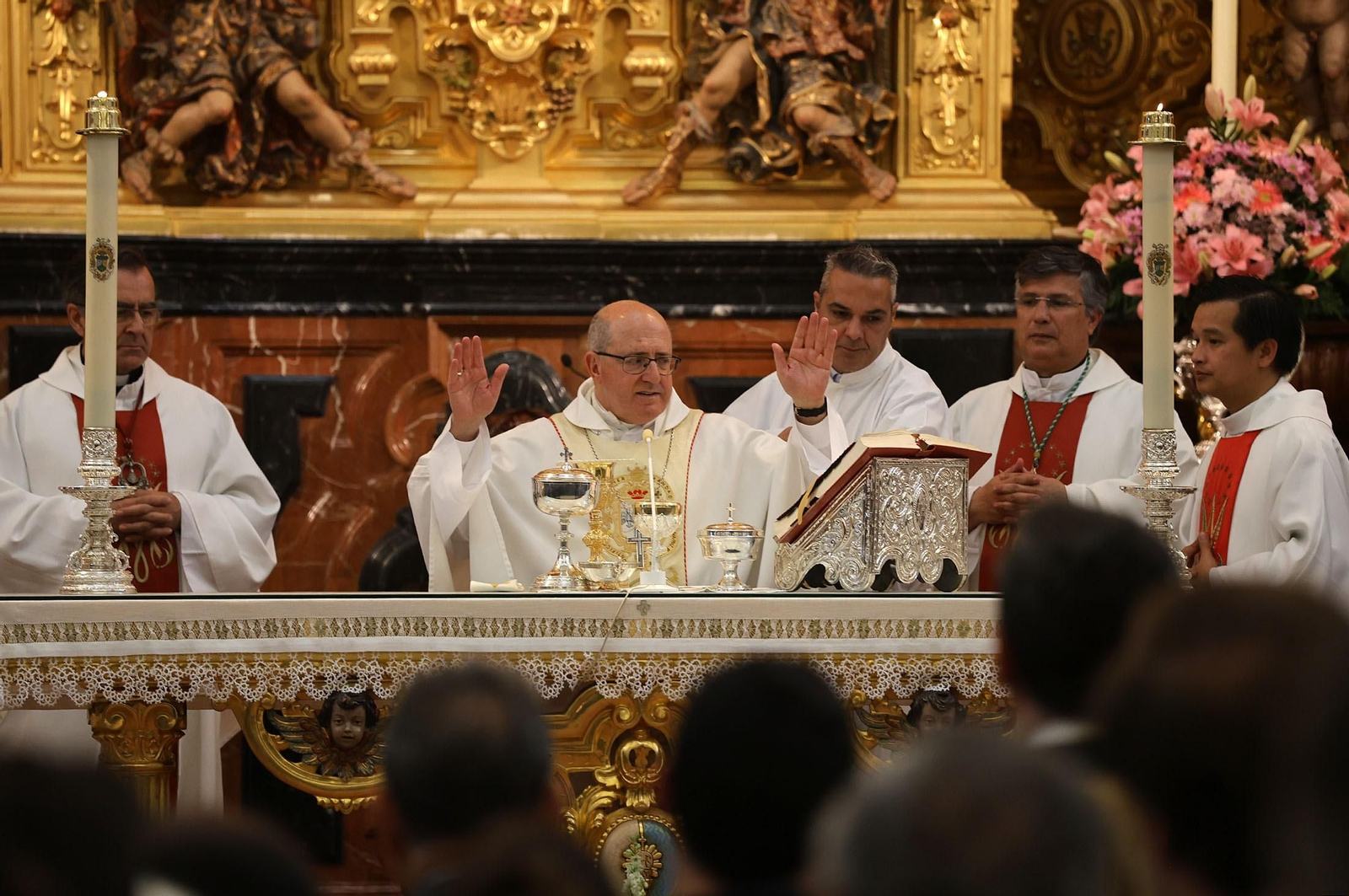 Misa oficiada por el obispo de Huelva, Santiago Gómez Sierra.