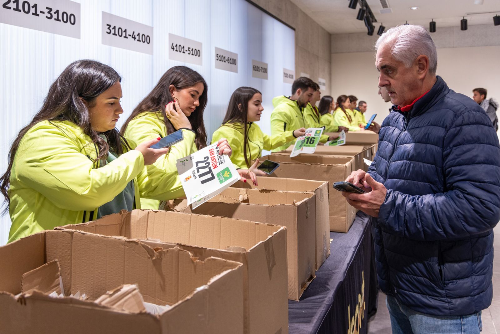 El pistoletazo de salida de la recogida de dorsales de la Carrera de San Antón 2026