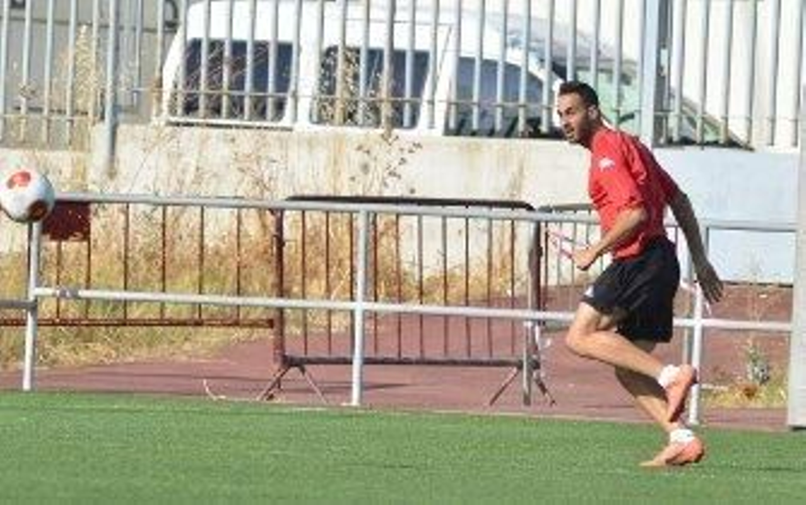 La plantilla da un voto de confianza al consejo