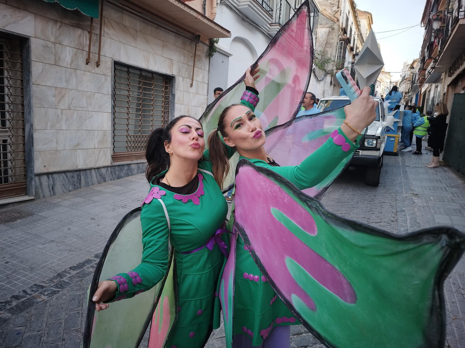 Las calles de Vélez-Málaga se llenan para recibir a los Reyes Magos