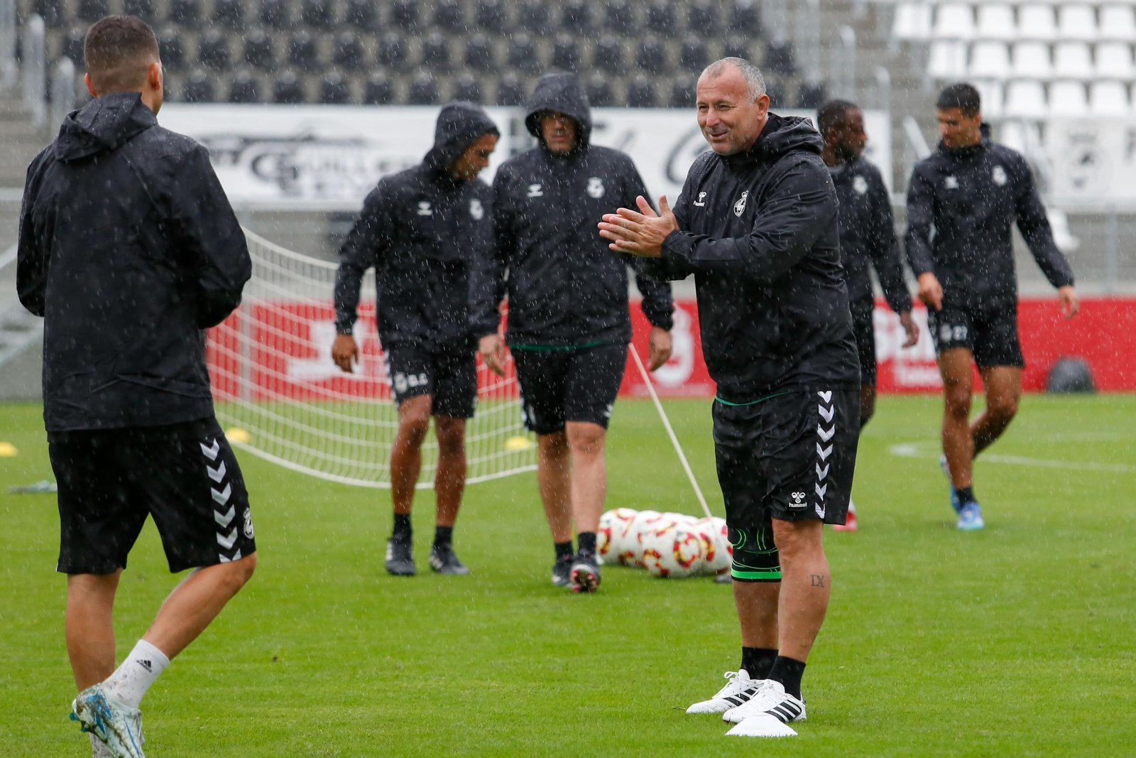 Las fotos del primer entrenamiento de Javi Moreno al frente de la Balona en La Línea