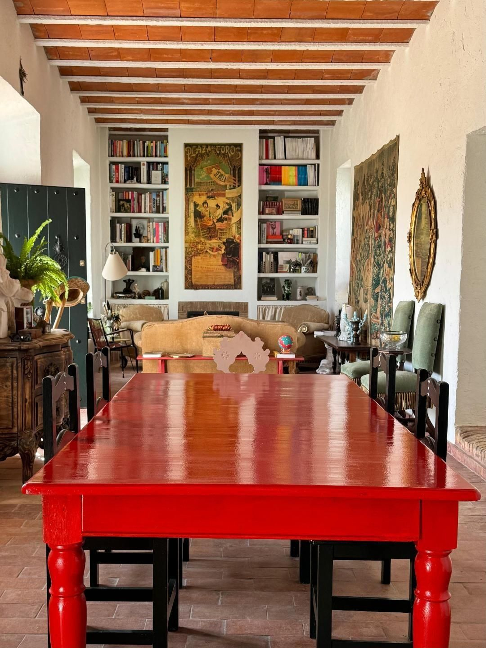 Vista de la sala desde la mesa.