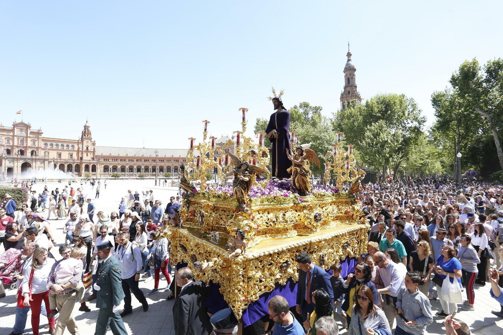 Las imágenes de La Hermandad de Santa Genoveva