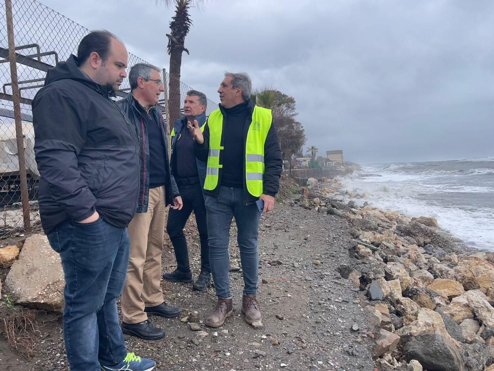 Los destrozos del temporal en las playas de la Axarquía, en fotos