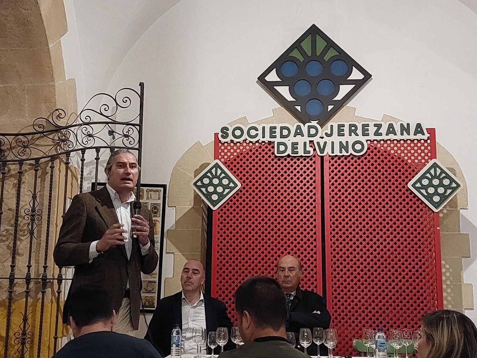 Cata de la bodega Ximénez Spínola en la Sociedad Jerezana del Vino