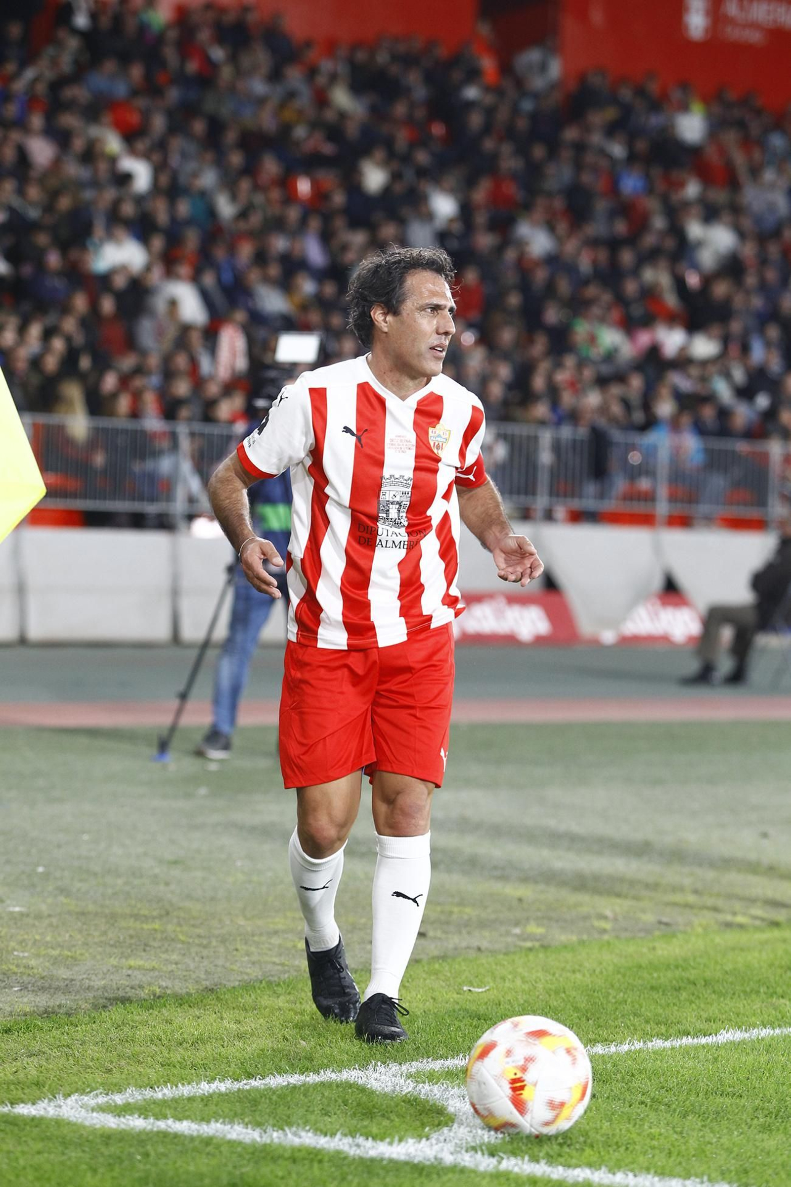 Imágenes del partido homenaje al 'eterno' capitán de la U.D. Almería, José Ortiz