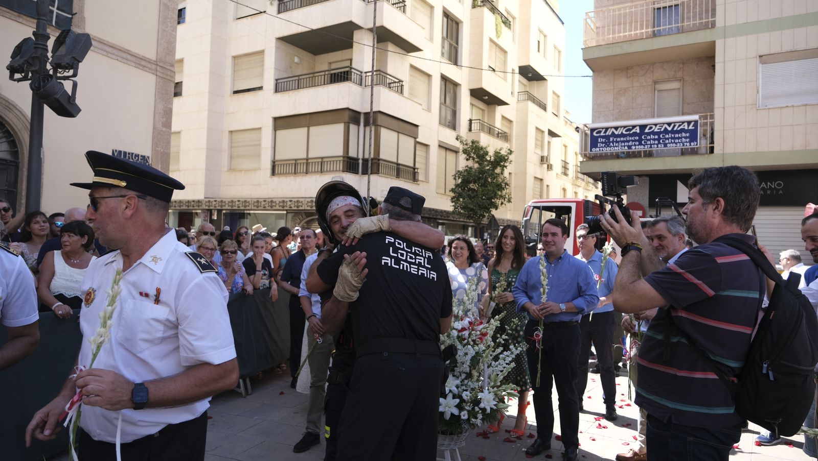 Imágenes de la ofrenda floral a la Virgen del Mar. Feria de Almería 2022