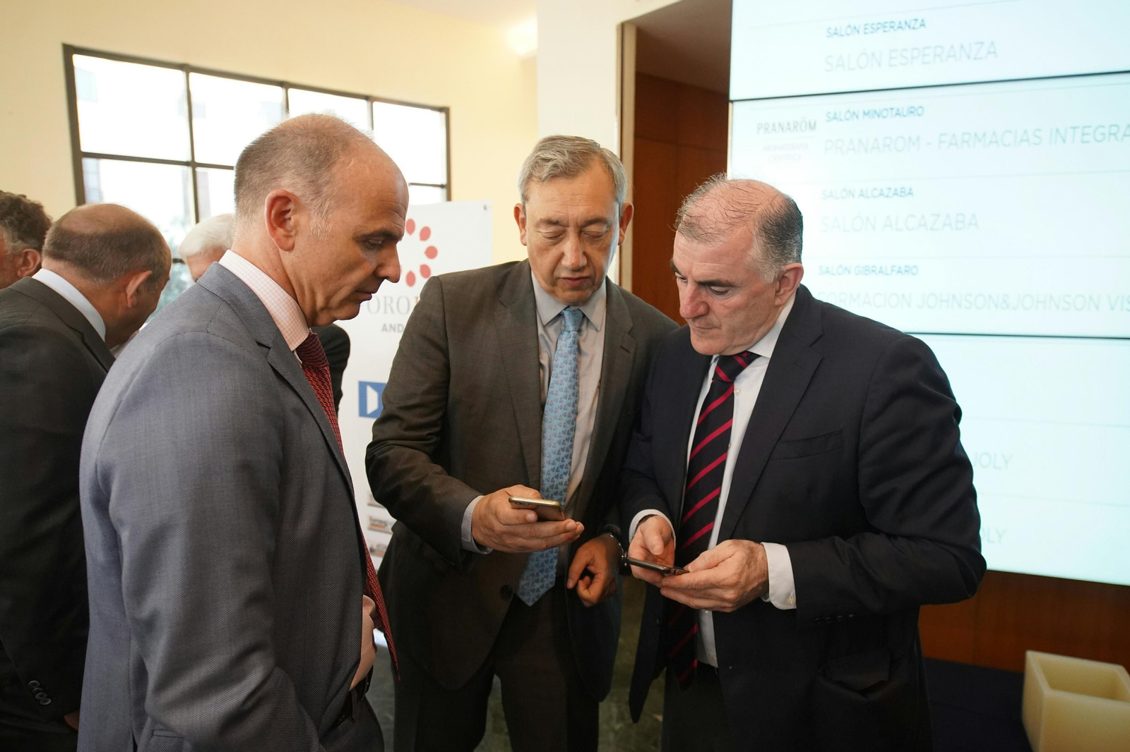 Las imágenes del desayuno-coloquio con Isabel García Tejerina