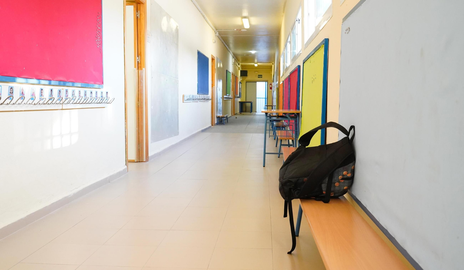El pasillo de un centro educativo de Algeciras.