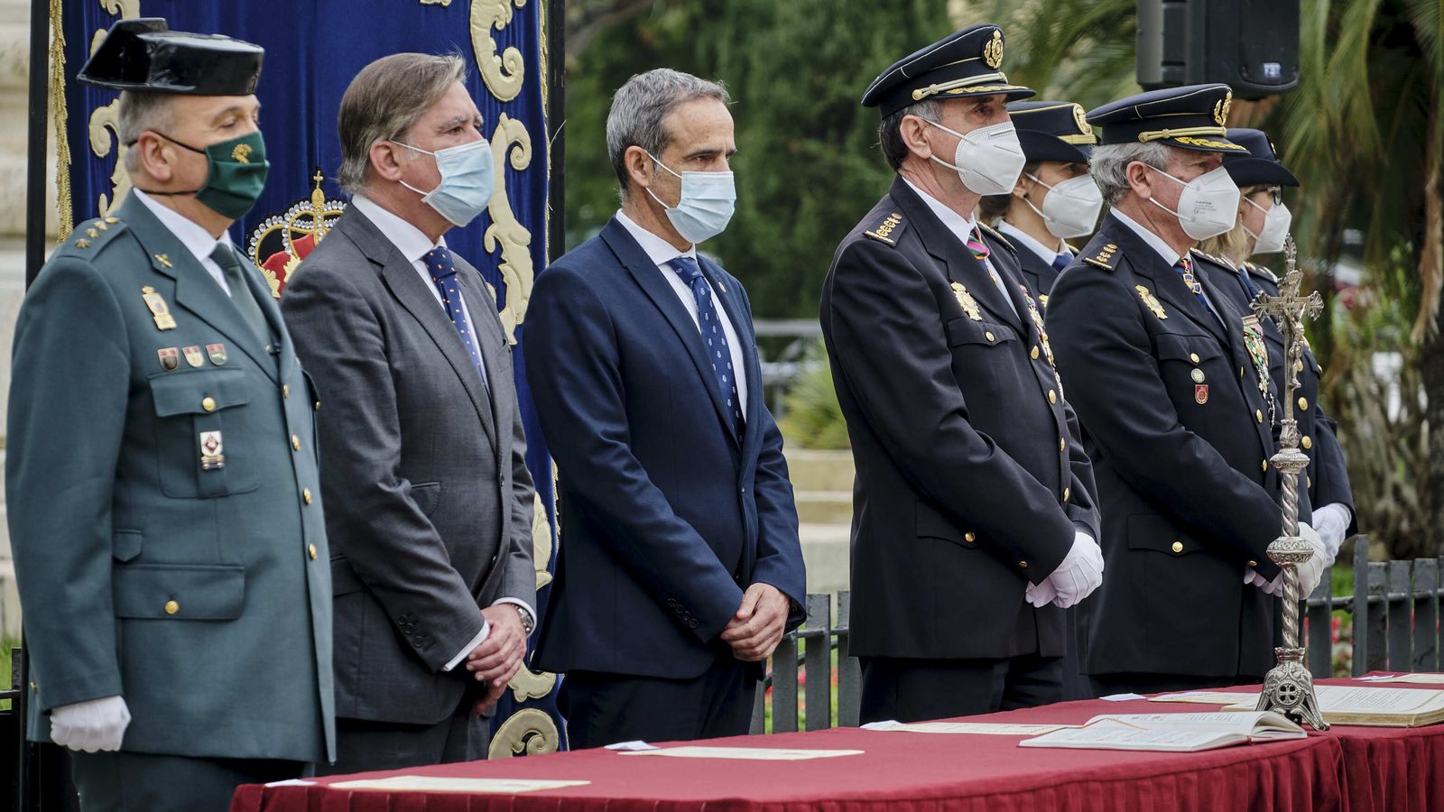 Acto de  juramento de 22 nuevos inspectores de la Policía Nacional en la Plaza de España.