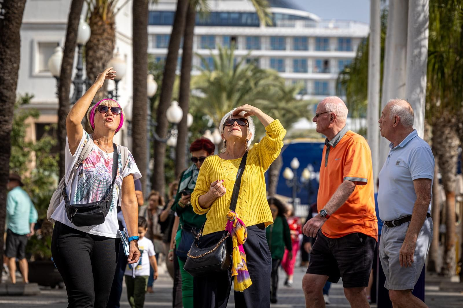 Turistas y cruceros este martes en Cádiz