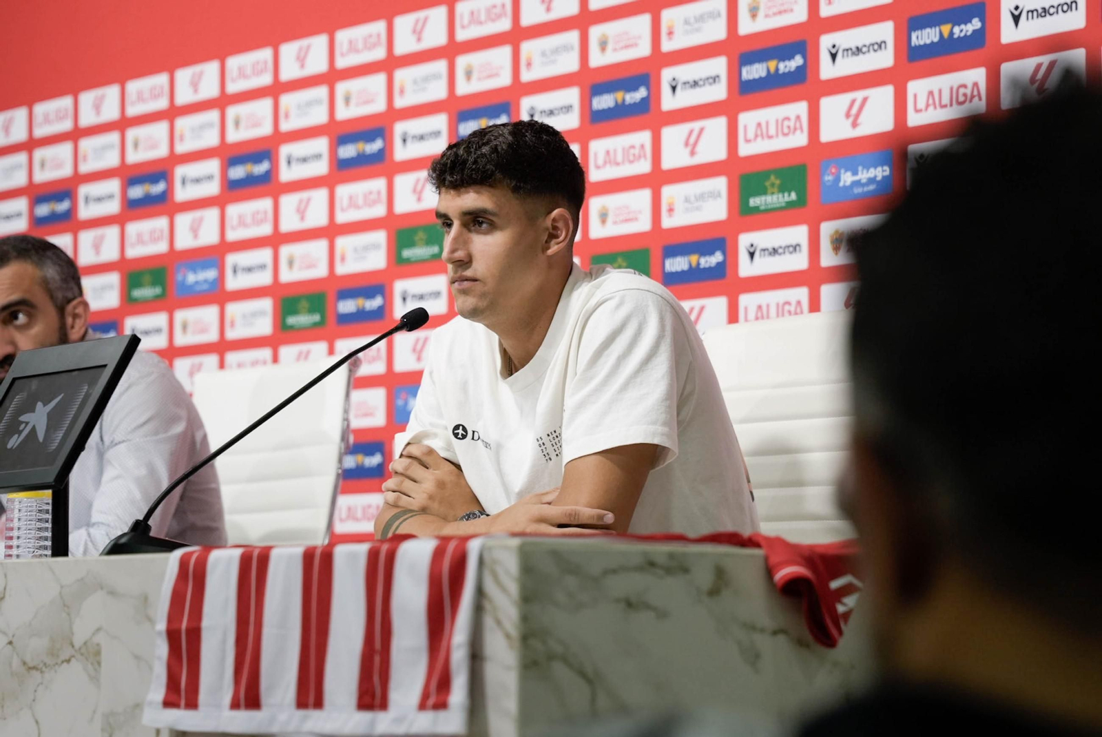 Las imágenes de la presentación de Marcos Luna y a Chirino UDA en Almería