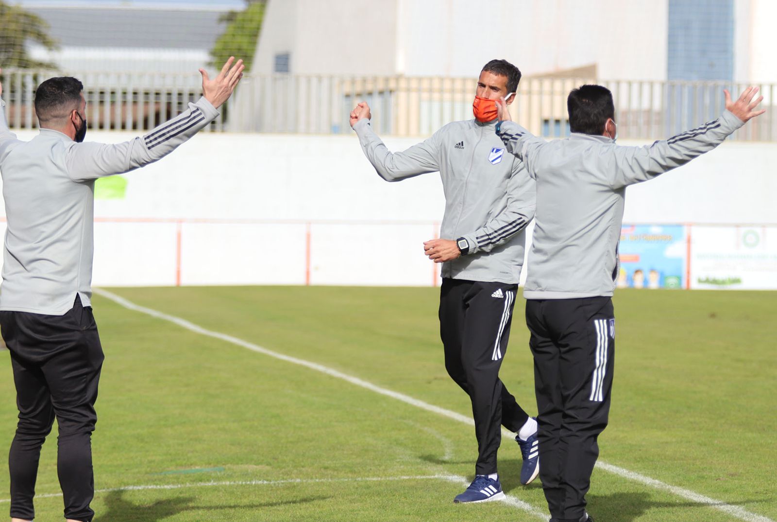 Imágenes del encuentro entre el Cartaya y el atlético Onubense