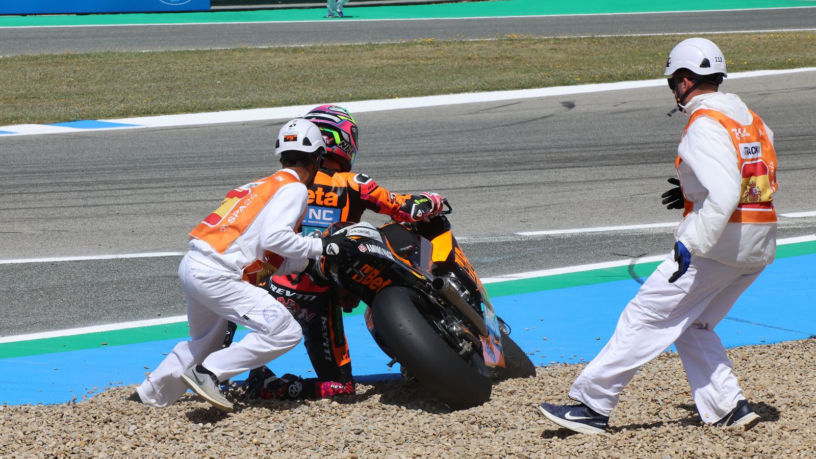 Imágenes de las caídas en las carreras del GP España en Jerez