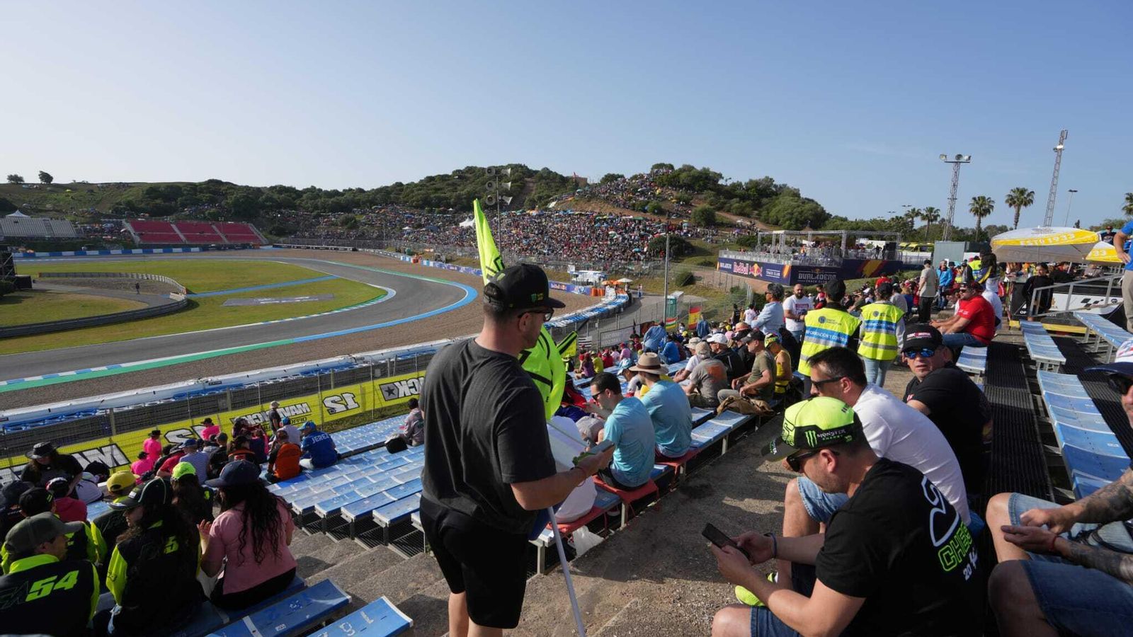 La grada 12+1 (al fondo con asientos rojos) se ha suprimido en 2023.