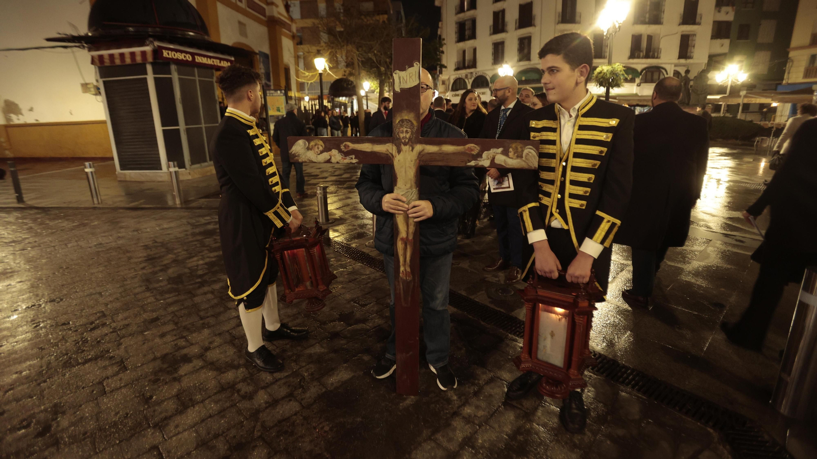 Las fotos de Vía Crucis del Consejo Local de Hermandades y Cofradías