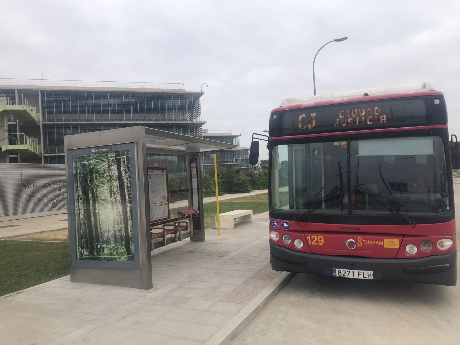 Palmas Altas ya cuenta con una línea de Tussam que da servicio a la Ciudad de la Justicia