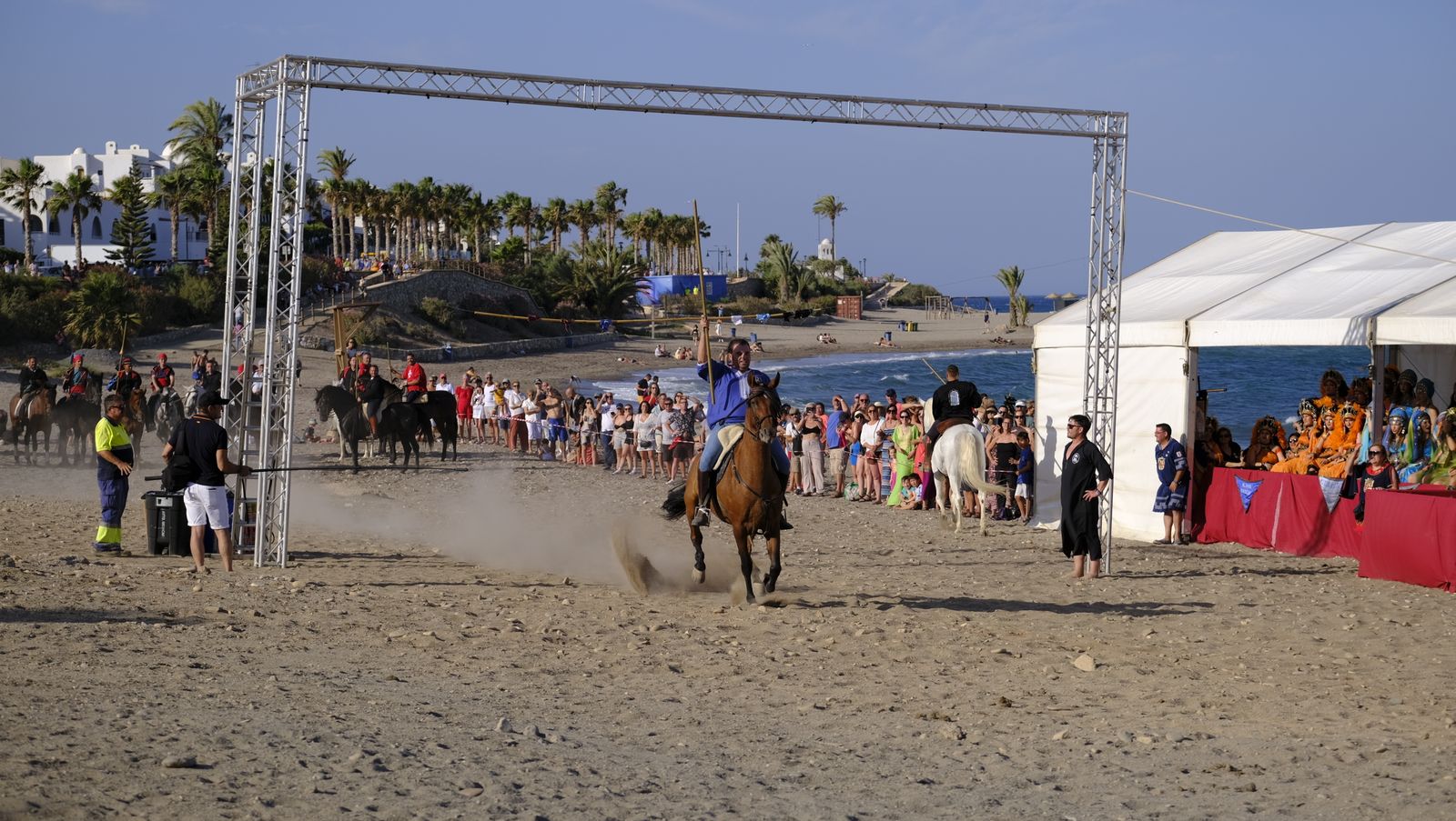 Moros y Cristianos de Mojácar en la Playa del Lance, en imágenes