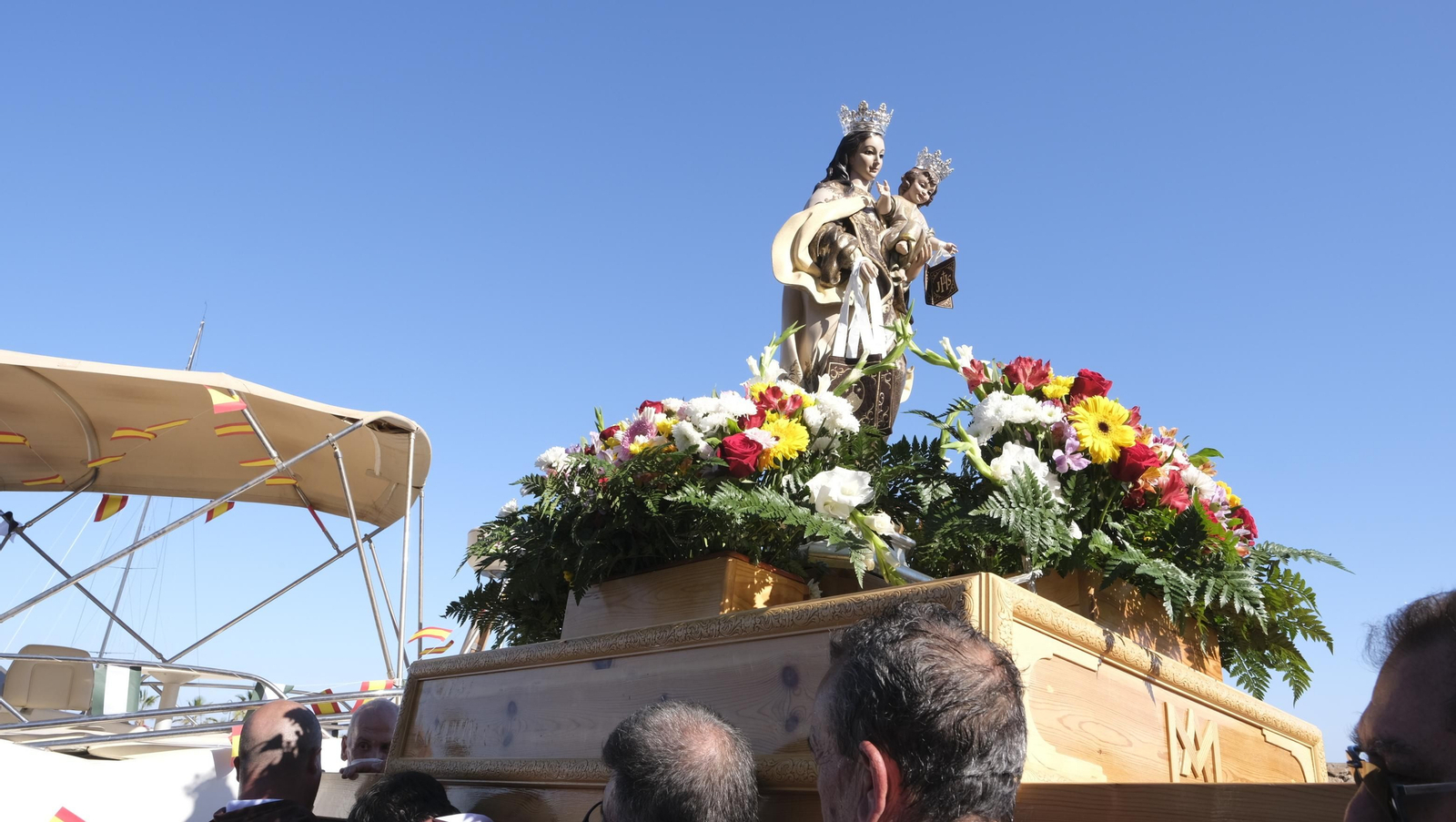 Procesión marinera de la Virgen del Carmen en Aguadulce