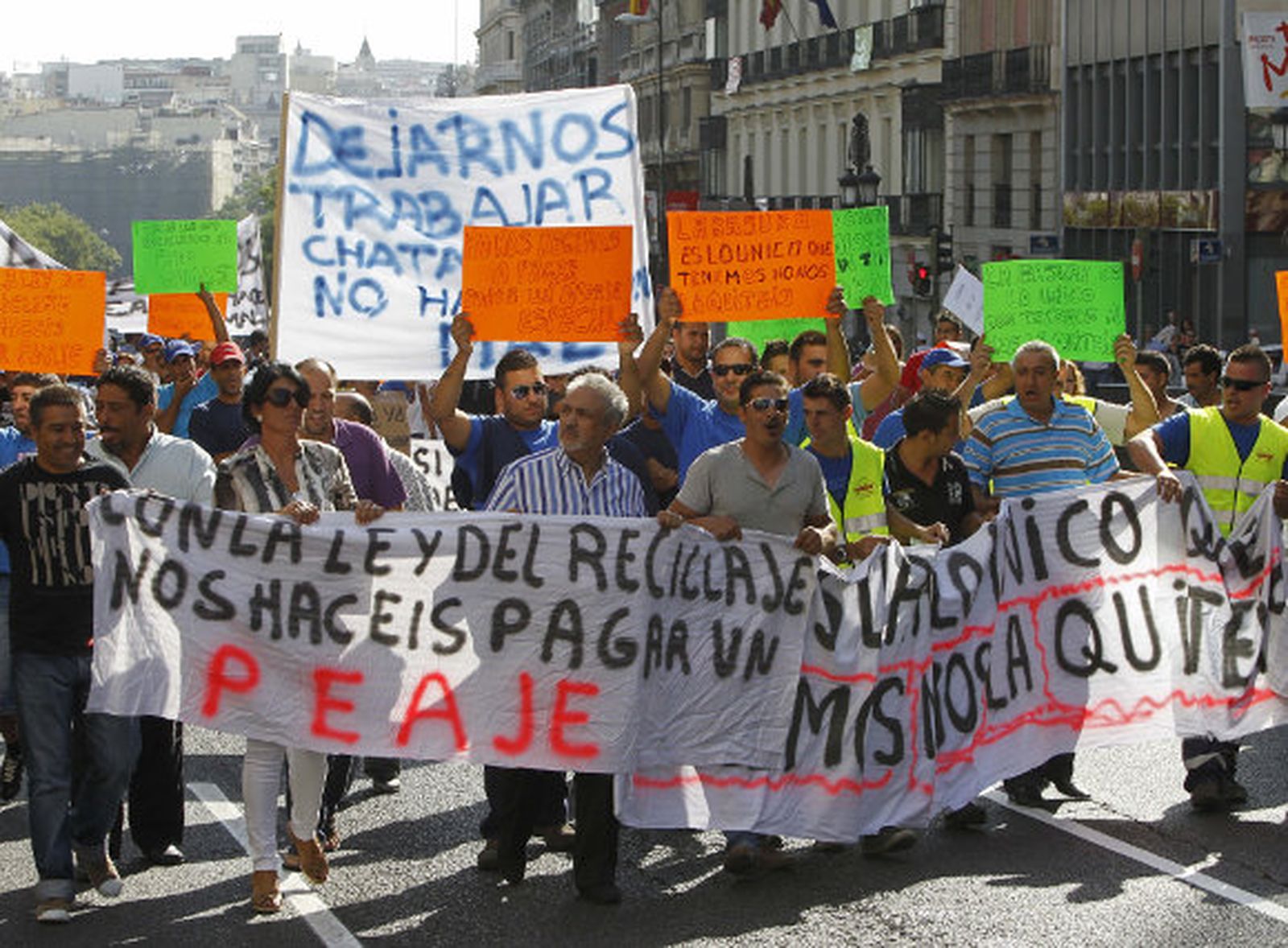 Los chatarreros se manifiestan contra la nueva Ley Estatal de recogida de residuos