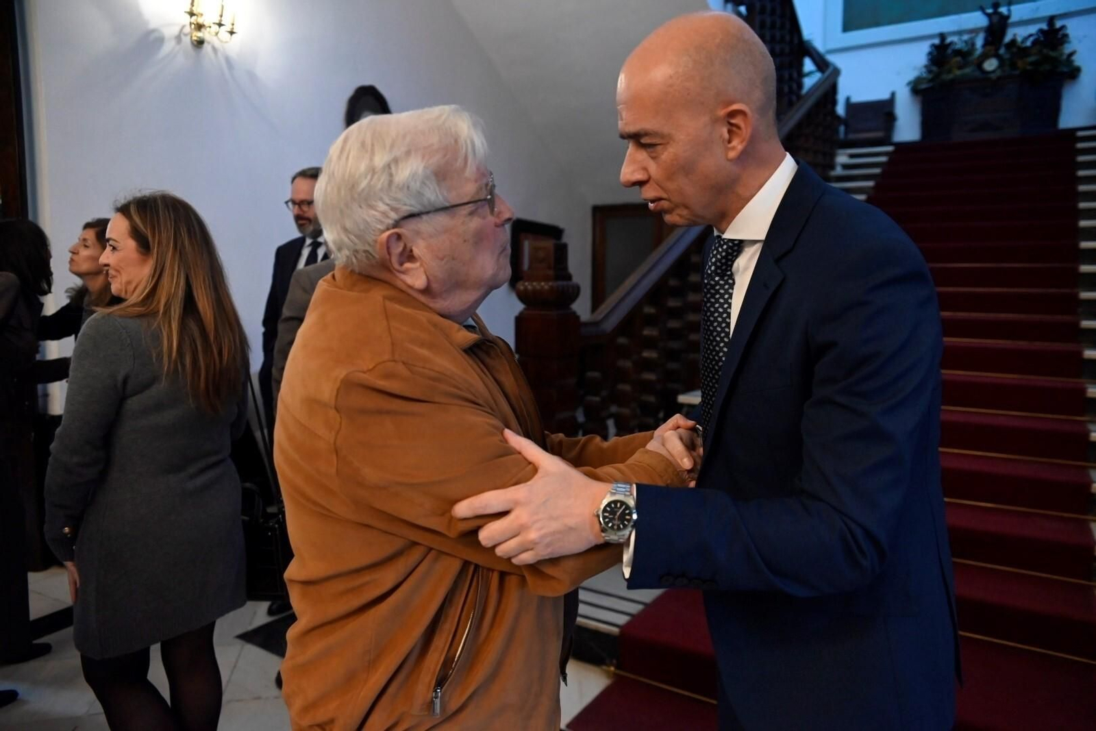 La despedida a la actual gerente del SAS, Valle García, como directora del Hospital Reina Sofía, en imágenes