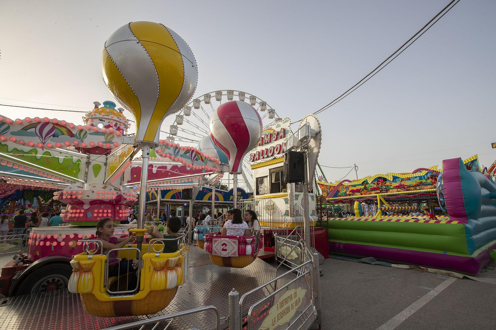 Atracciones en la Feria del Carmen de hace dos años en San Fernando.