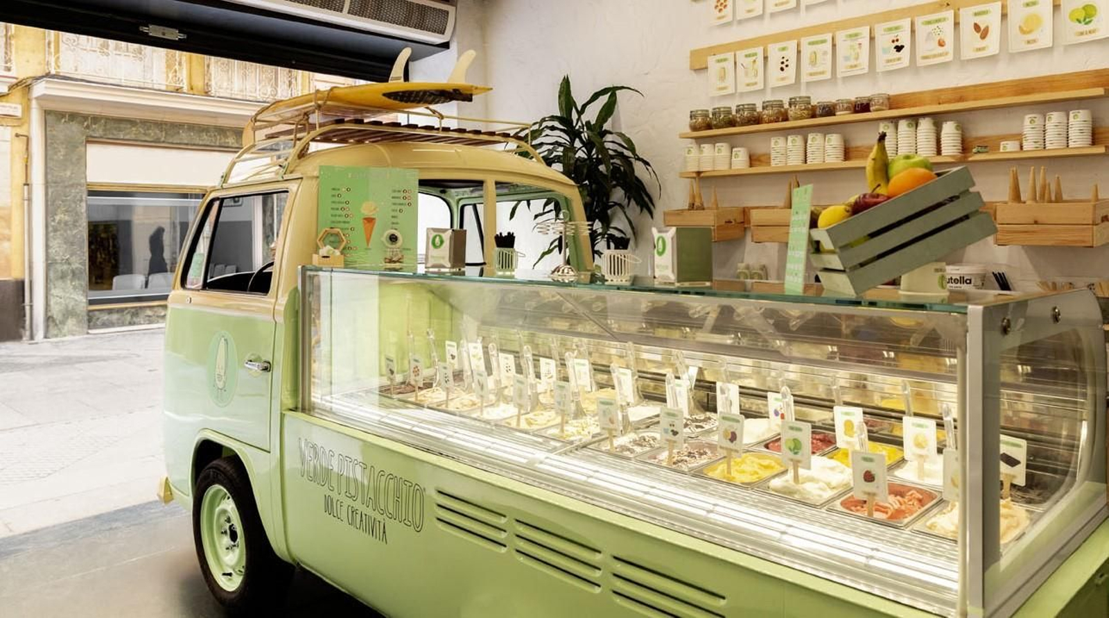 Vitrina de helados dentro de la furgoneta Volkswagen