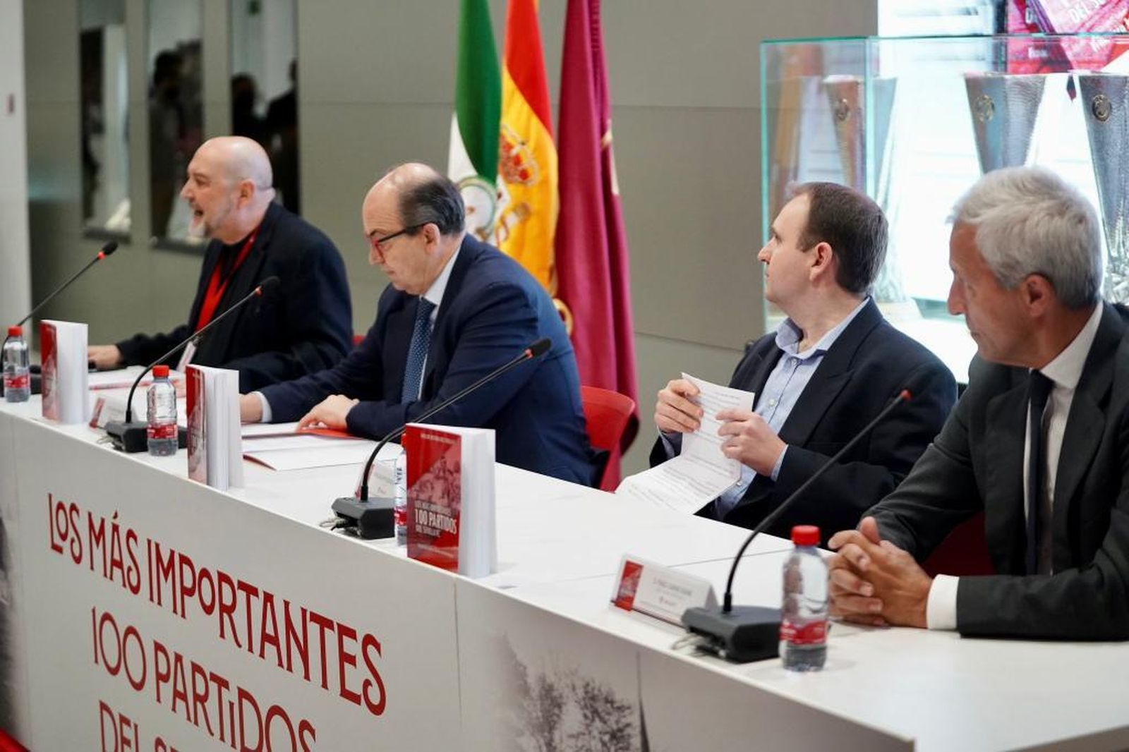 Una foto de la presentación de la obra en el antepalco del Sánchez-Pizjuán.