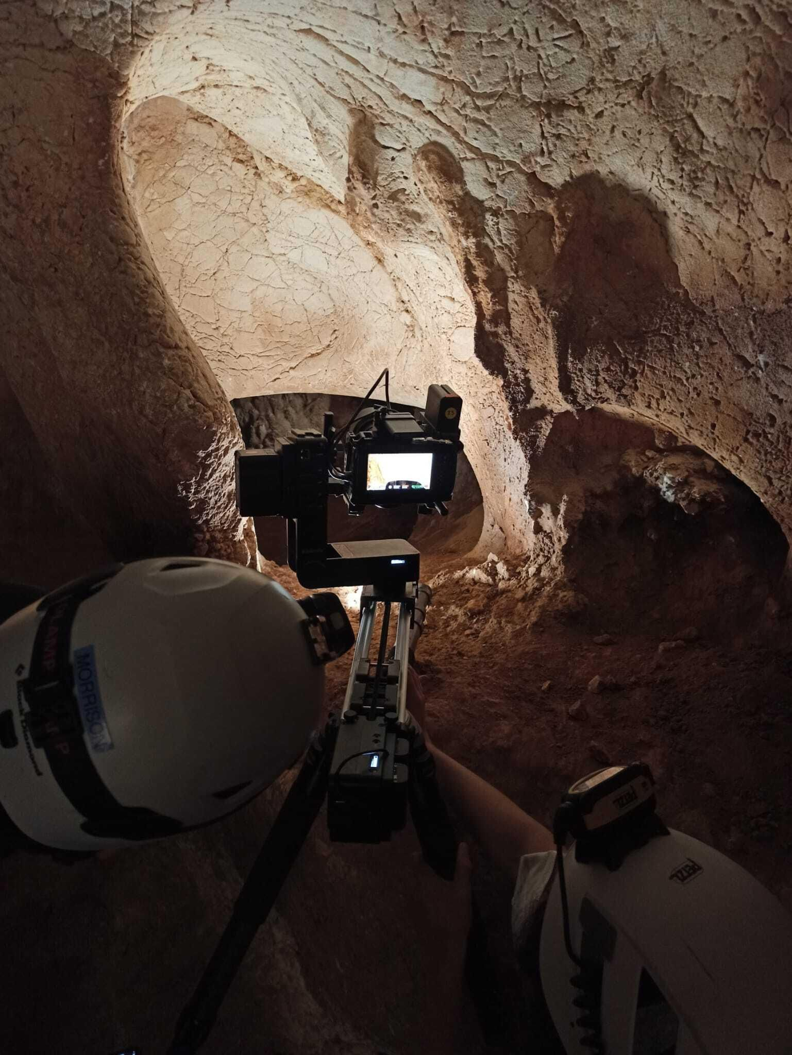 Las mejores fotografías de la visita de National Geographic a la Cueva de la Victoria