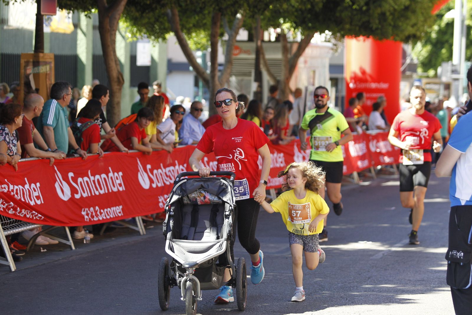 Fotogalería carrera atletismo popular enfermedades poco frecuentes. La Salle Almería