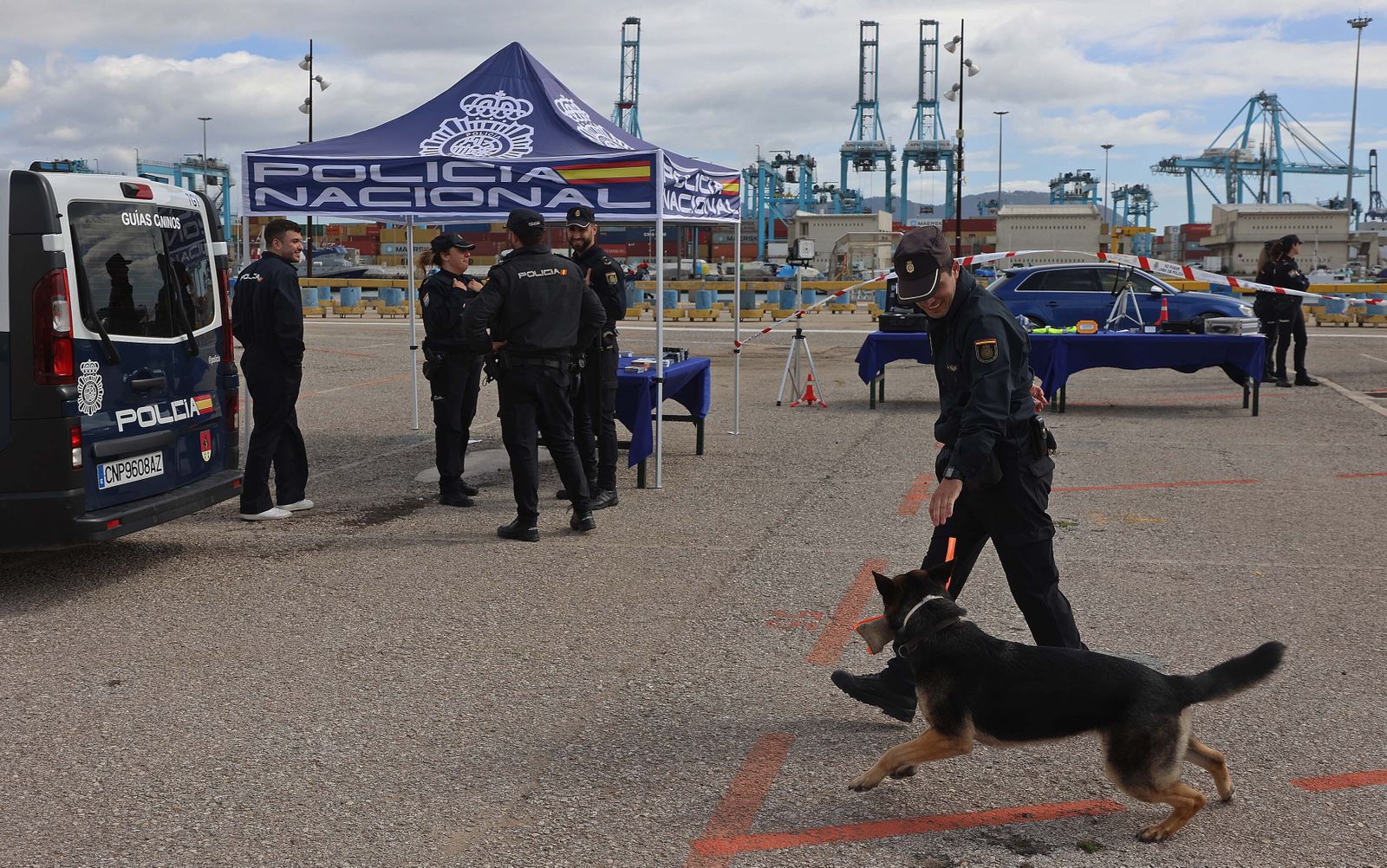 Imágenes del Día Europeo del 112 celebrado en el Puerto de Algeciras