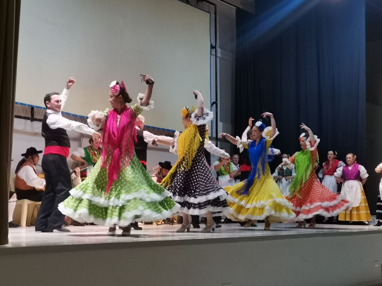 Fandanguillos, soleares y parrales animan a los reos de ‘El Acebuche’