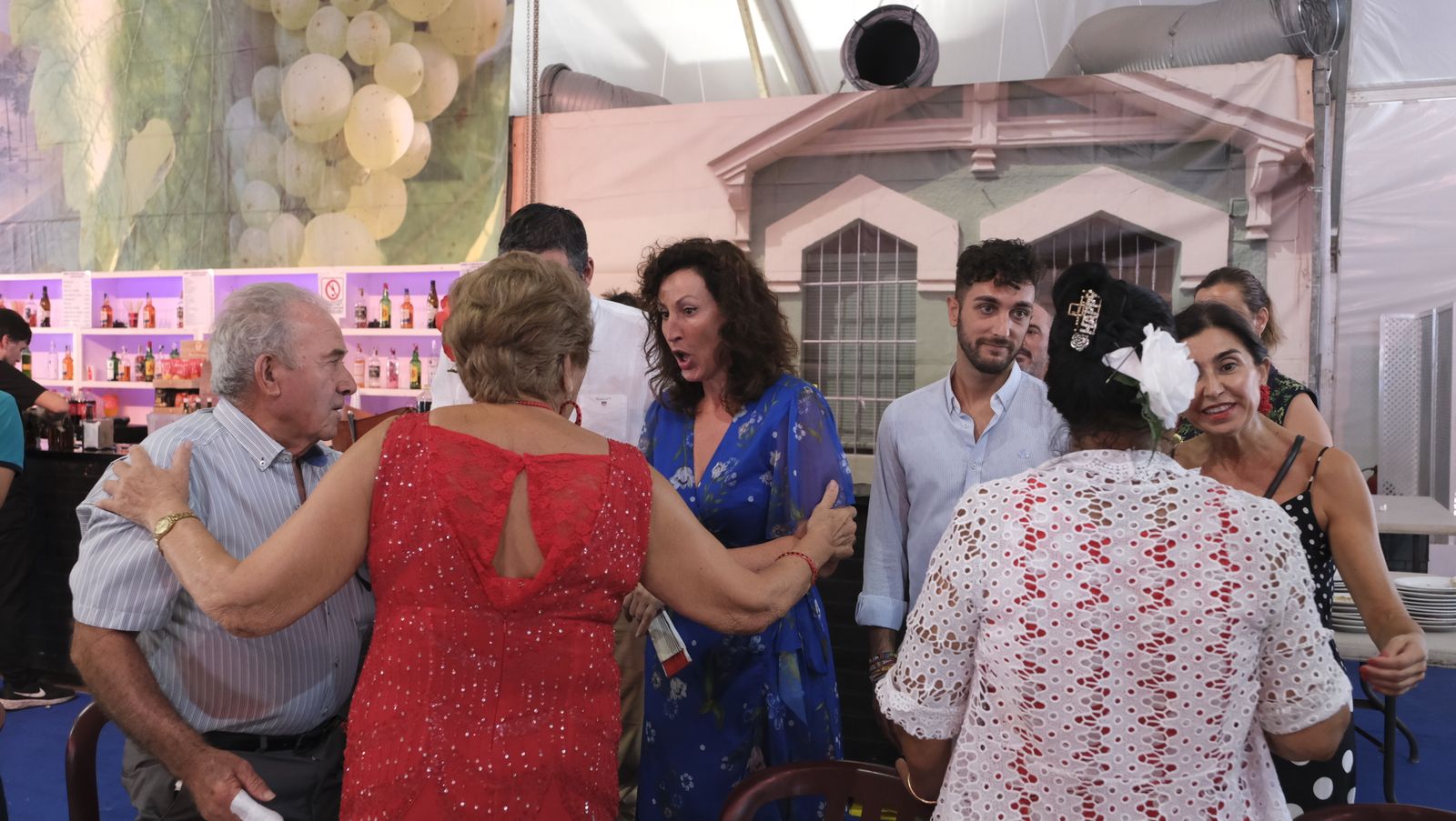 Imágenes de la comida homenaje a los mayores en la Caseta Municipal de la Feria de Almería 2022