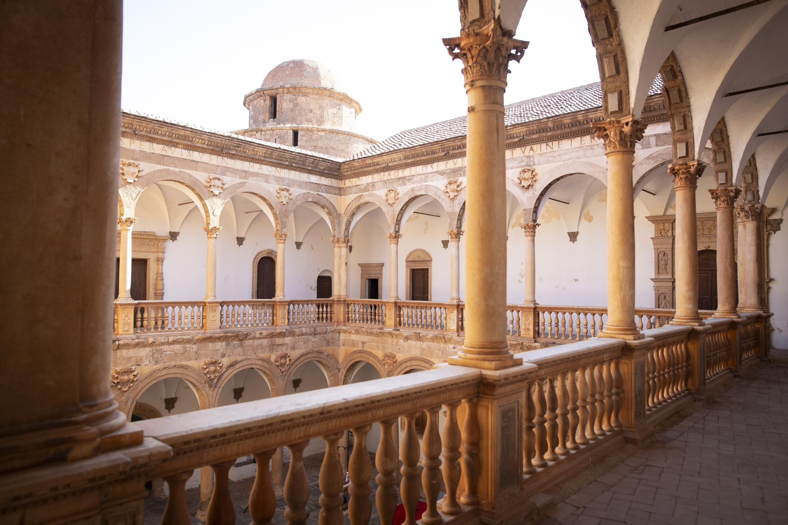 En el interior del Castillo de La Calahorra: las imágenes de la nueva fortaleza de la provincia de Granada