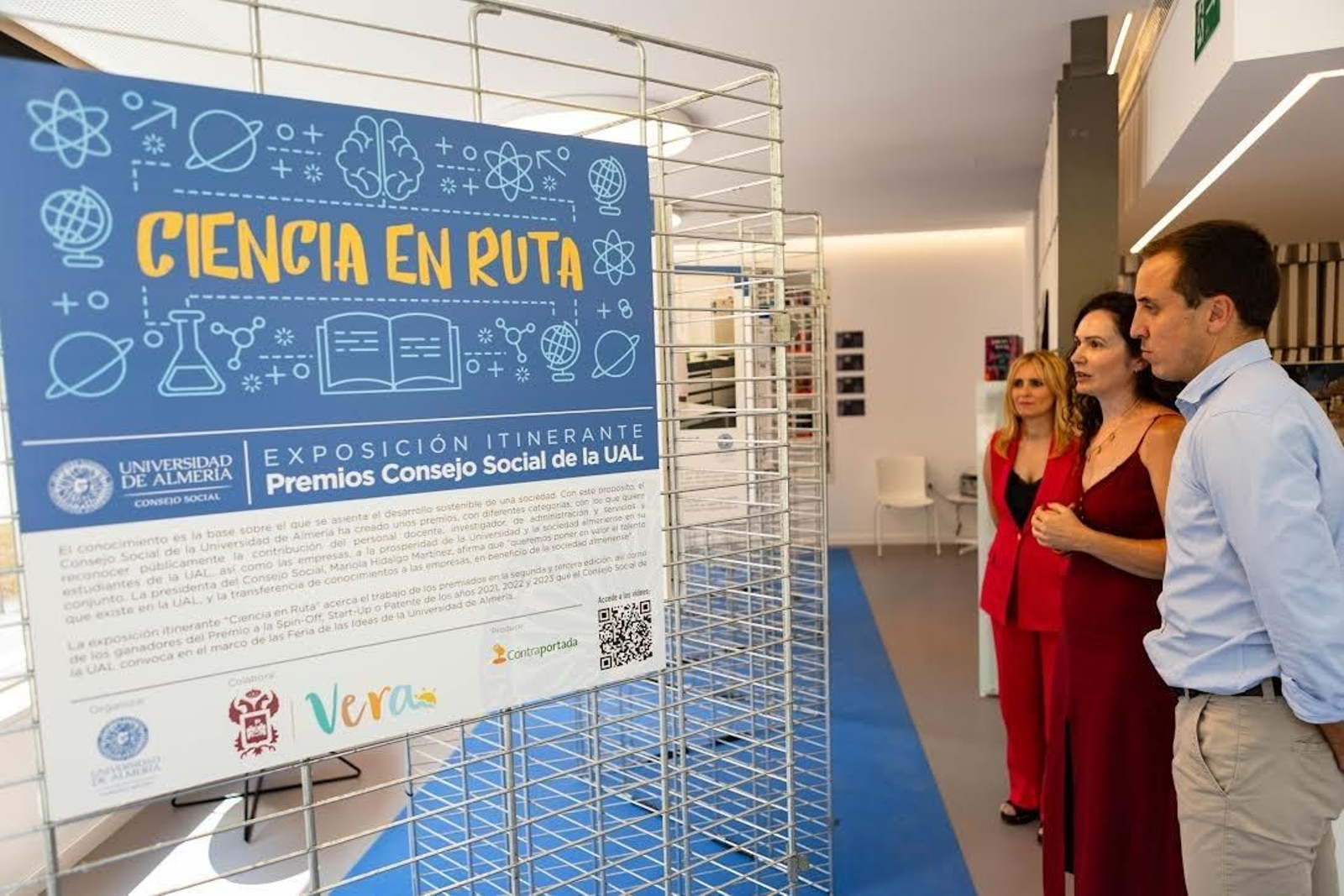 La exposición consta de 18 paneles, con contenidos, fotografías y un QR