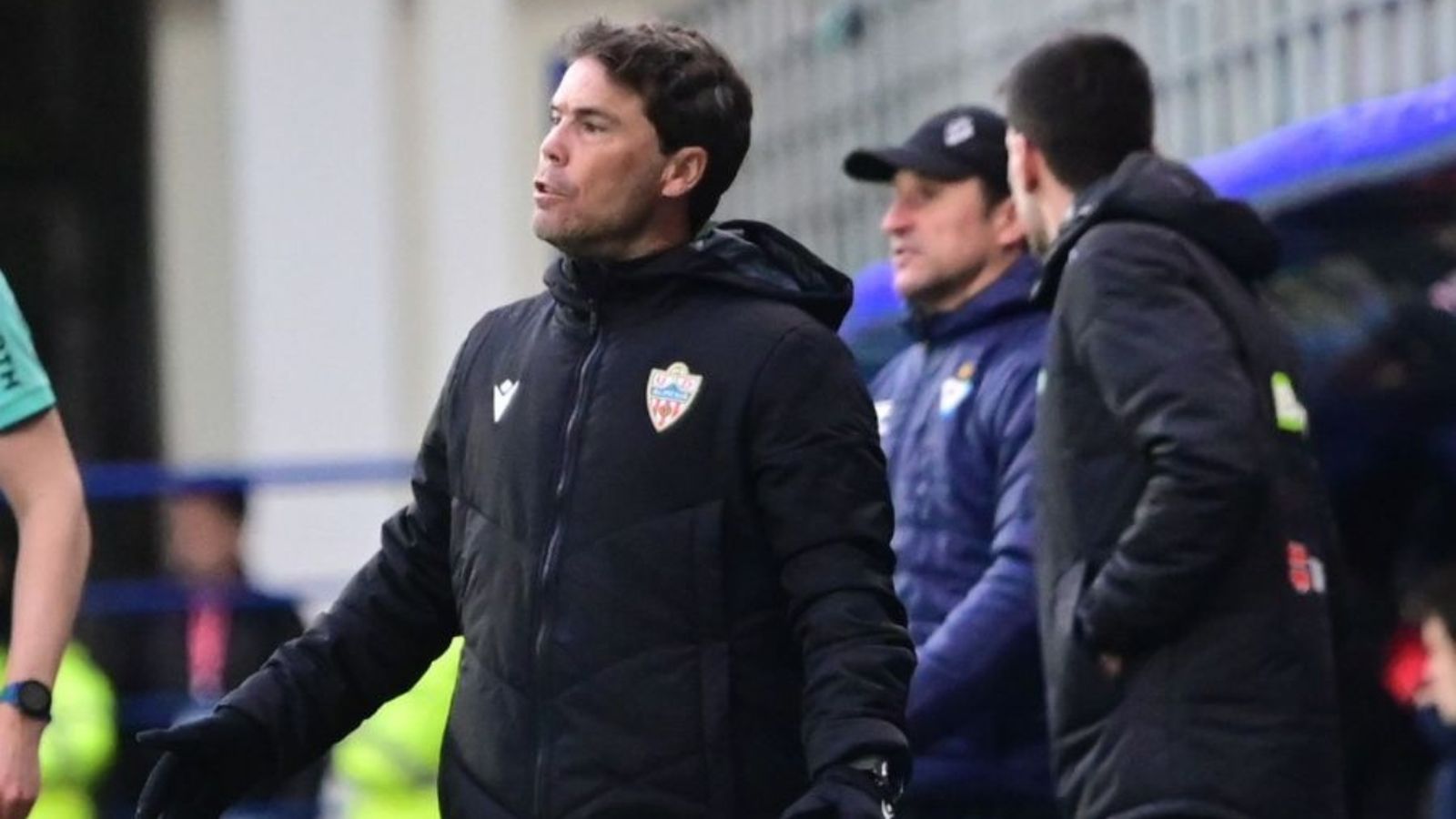 El técnico catalán, contrariado en el duelo contra los armeros.