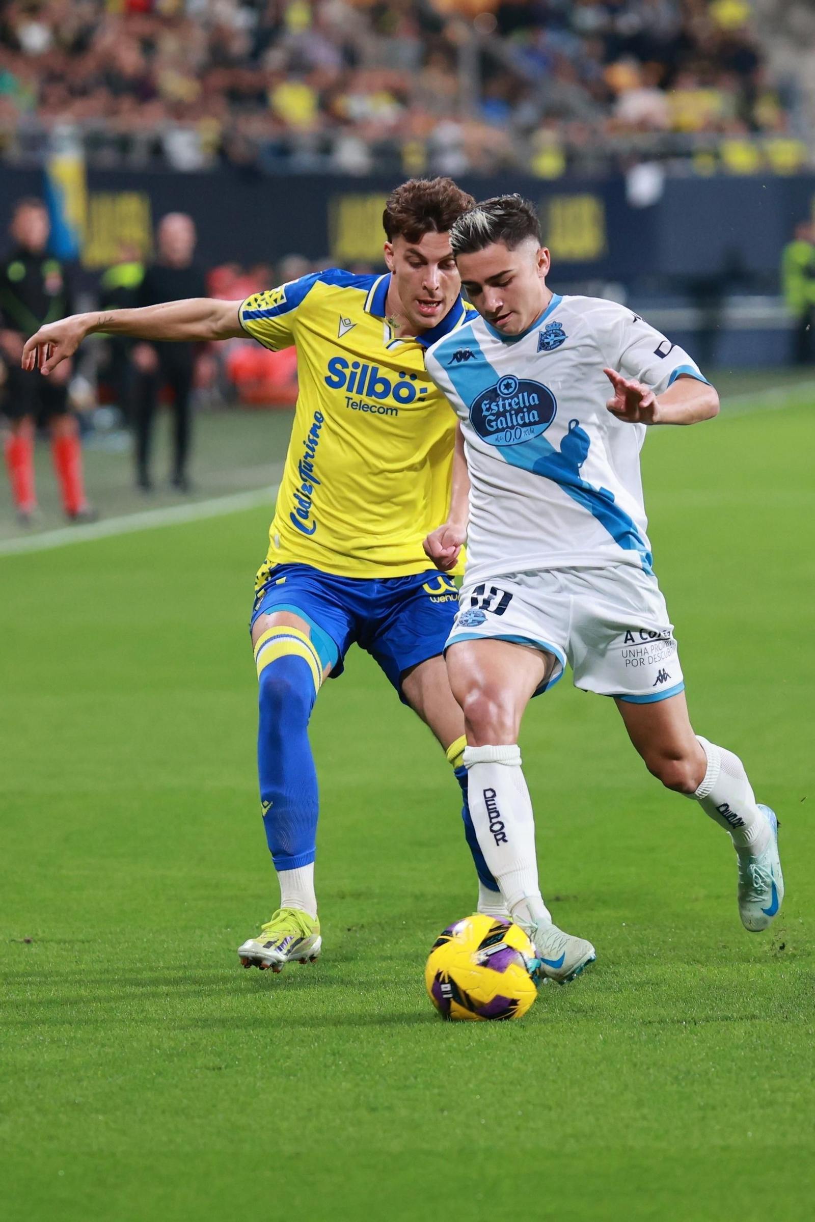 Búscate entre las imágenes del partido de fútbol entre Cádiz CF y Deportivo