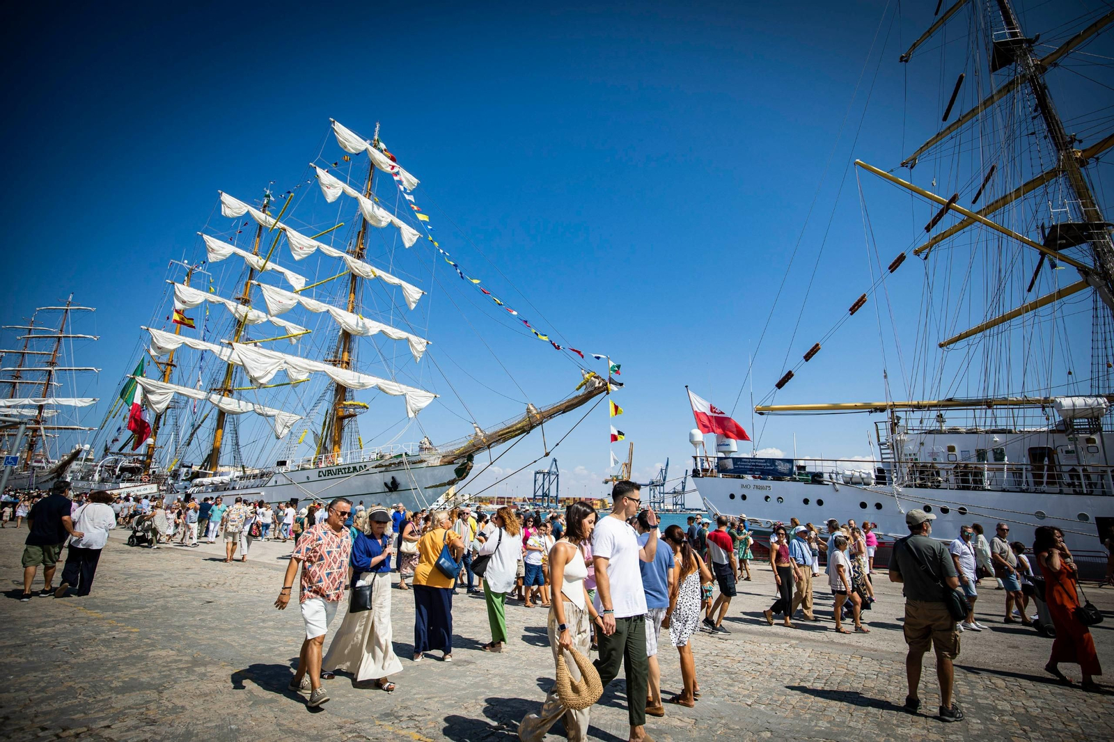 Una mirada a la despedida de Cádiz a la Gran Regata