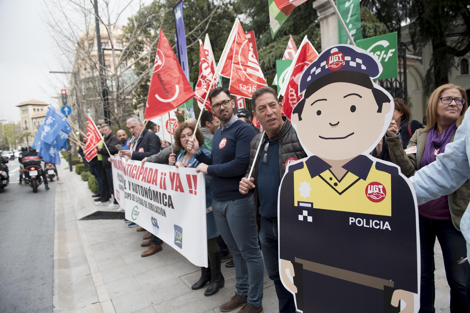 La protesta tuvo lugar a las puertas de la Subdelegación del Gobierno.