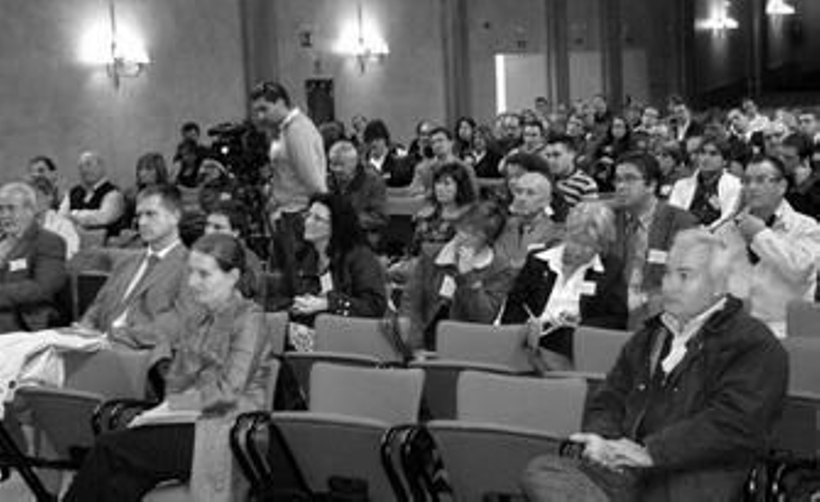 Público asistente al Congreso Internacional que se celebra en el Ciecema almonteño.