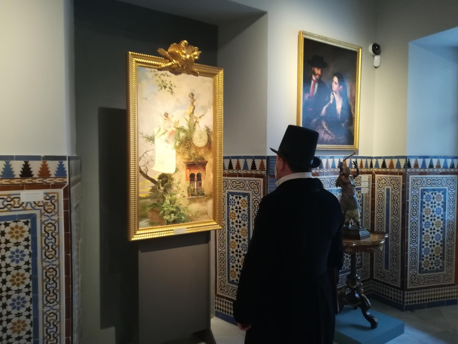 La visita teatralizada ofrece un recorrido por las obras de arte presentes en el Museo Bellver.