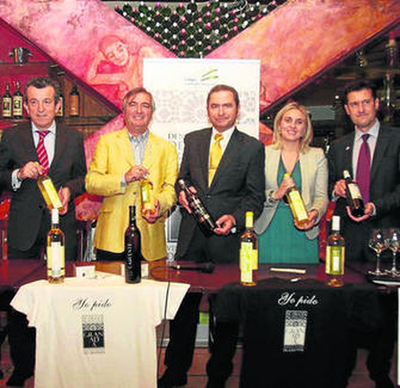 Salinas contó con el apoyo de los bodegueros, hosteleros e instituciones.