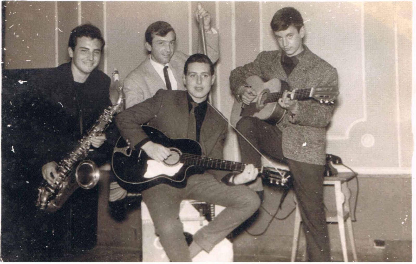 The Rocking Boys, en una actuación.