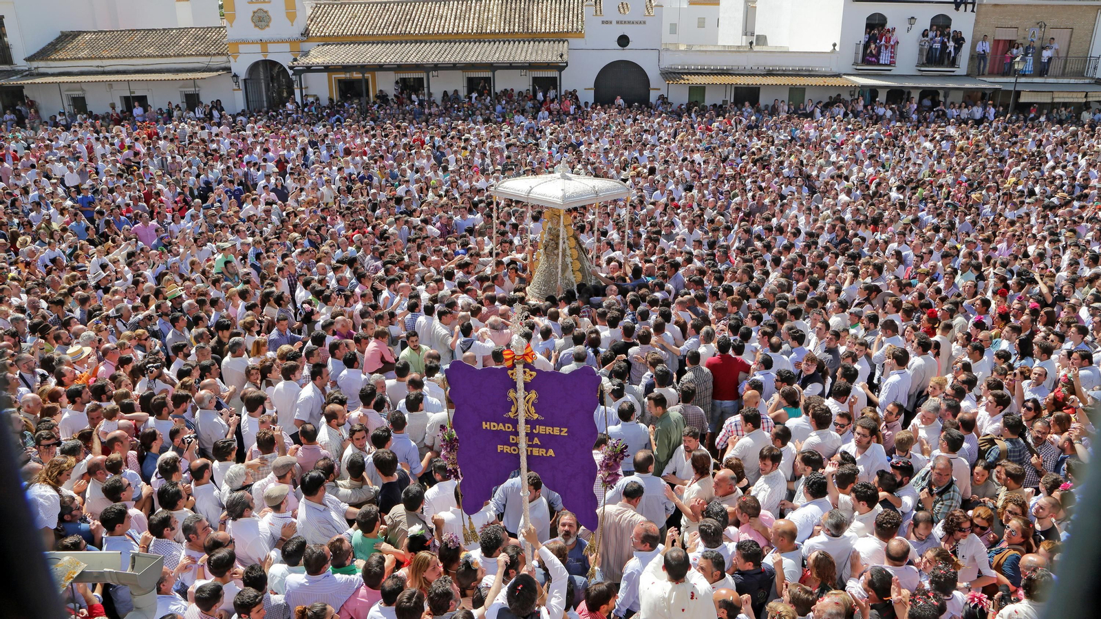 Imágenes de pasadas romerías de la Hdad de Jerez al Rocío