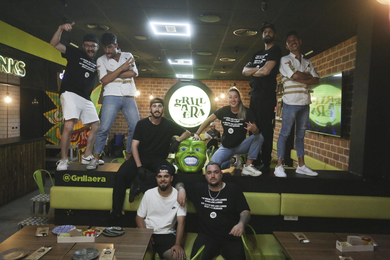 Esta es La Grillaera, el restaurante de Málaga que publica en la carta el sueldo de sus camareros