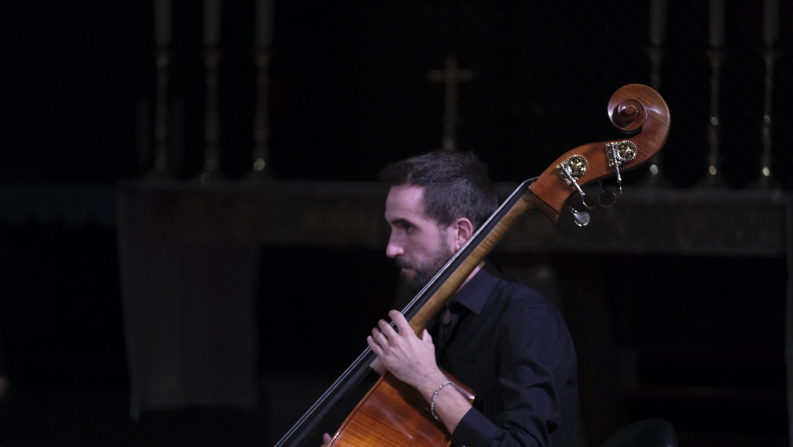 Concierto de la OCAL y del violinista Jesús Reina en Vélez Blanco, en imágenes