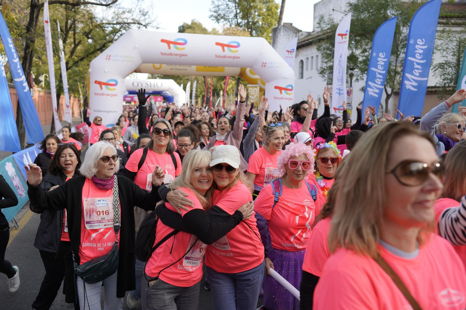 Búscate en las fotos de la Carrera de la Mujer de Sevilla