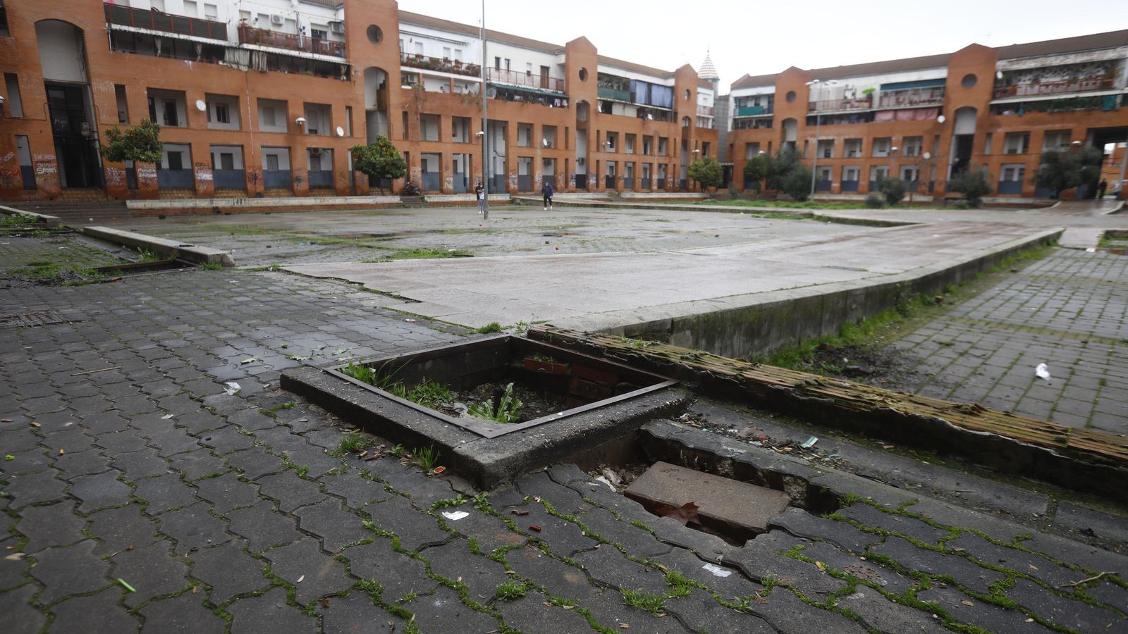 Uno de los patios internos de los bloques del barrio.