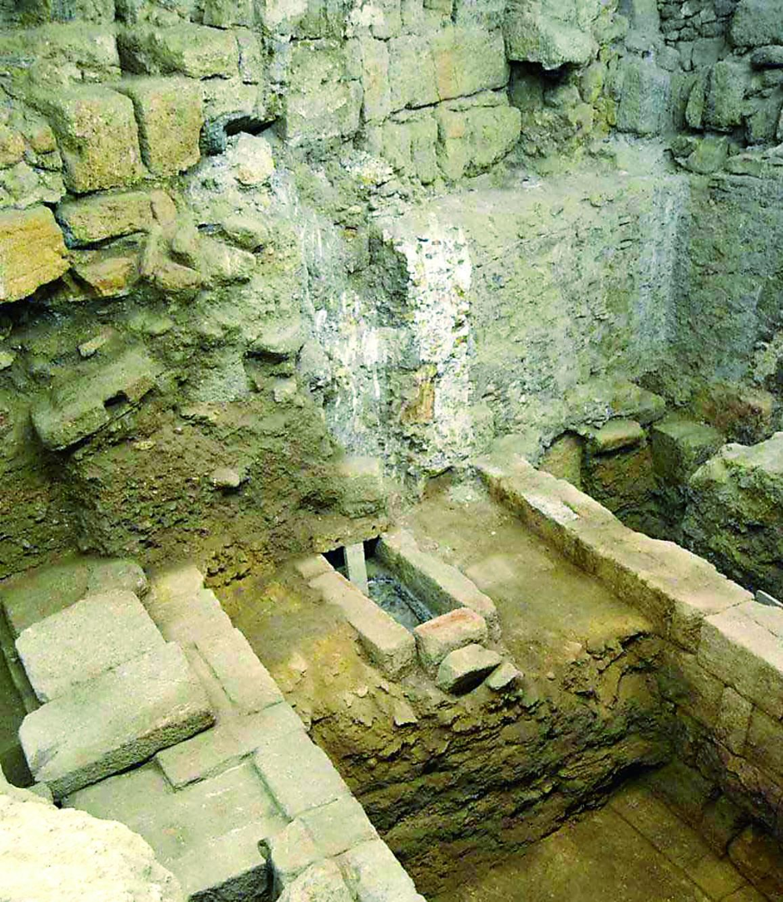 Imagen del 'aditus' o pasillo de acceso. Imagen del 'aditus' o pasillo de acceso.