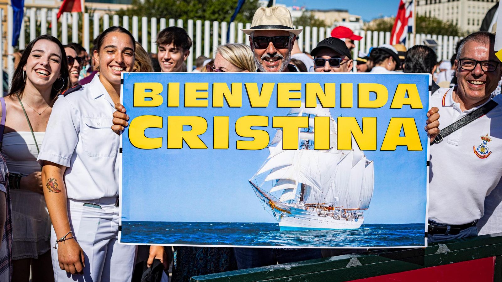 Una de las pancartas de bienvenida.